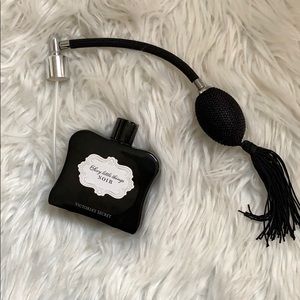 Sexy Little Things Noir. DISCONTINUED